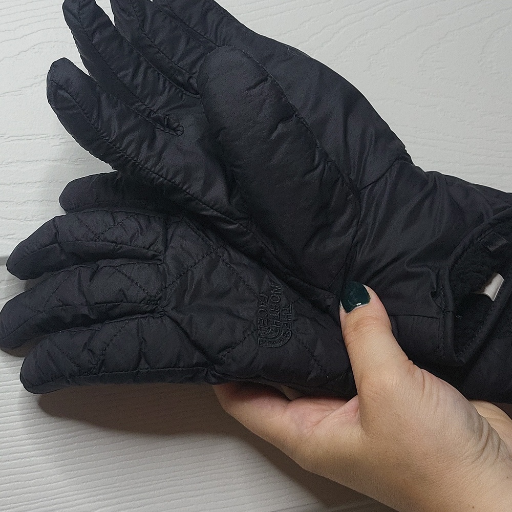 Black gloves